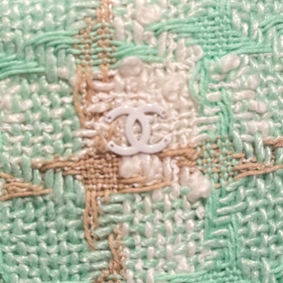 Chanel Vintage 2004 Cruise Collection 04C Tweed Boucle Skirt - Picture 9 of 14